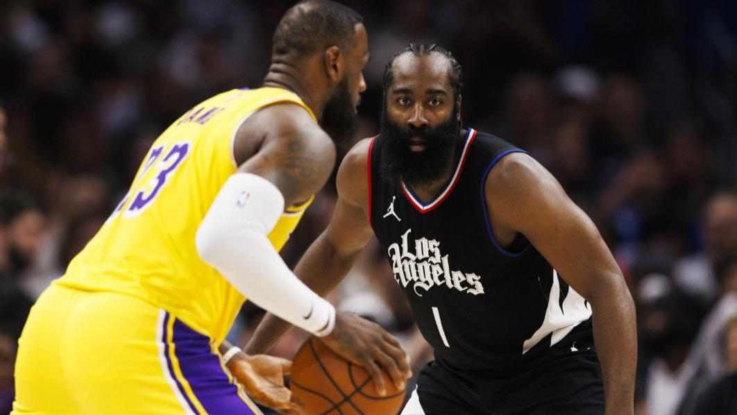 詹姆斯40岁创神迹：今破NBA79年垄断，成唯一历史传奇