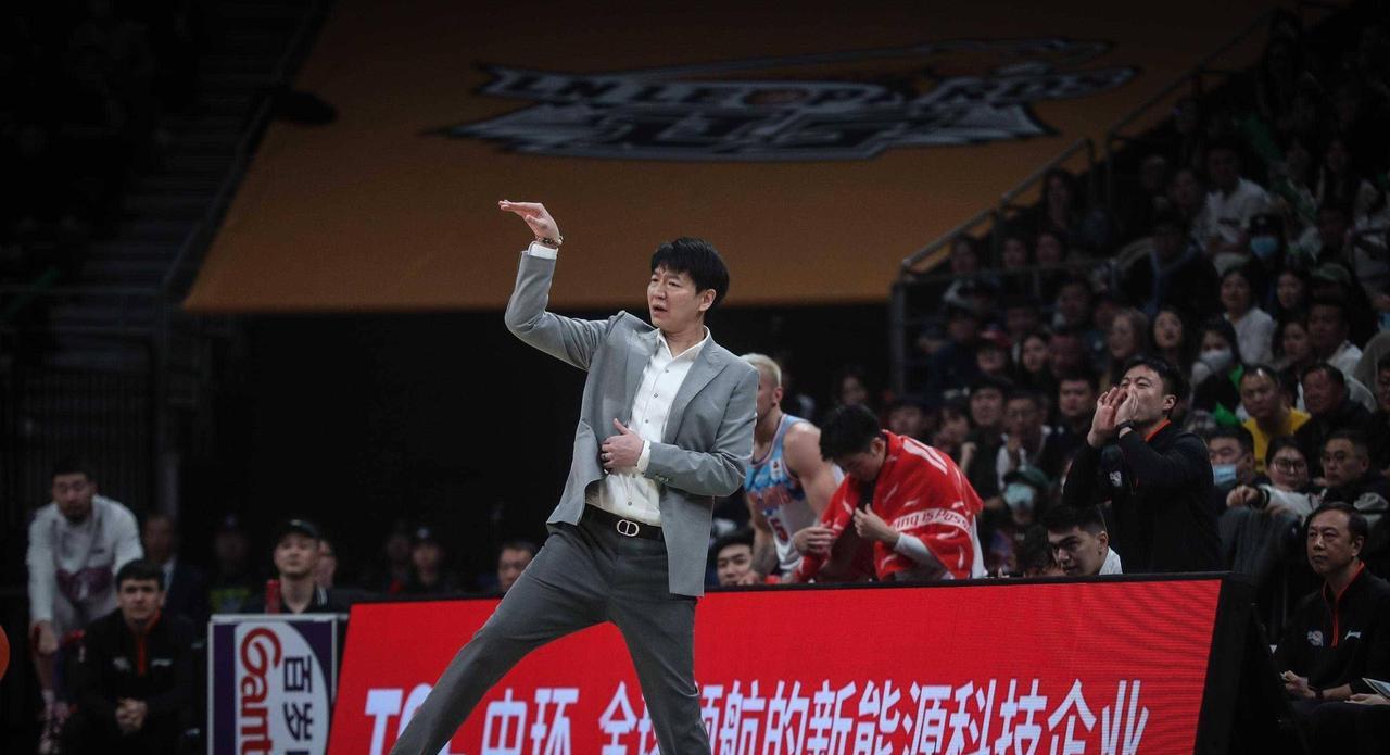 山东男篮有机会拿下三倍奖金。
据山东媒体人透露：今晚与辽宁男篮的比赛非常重要，如