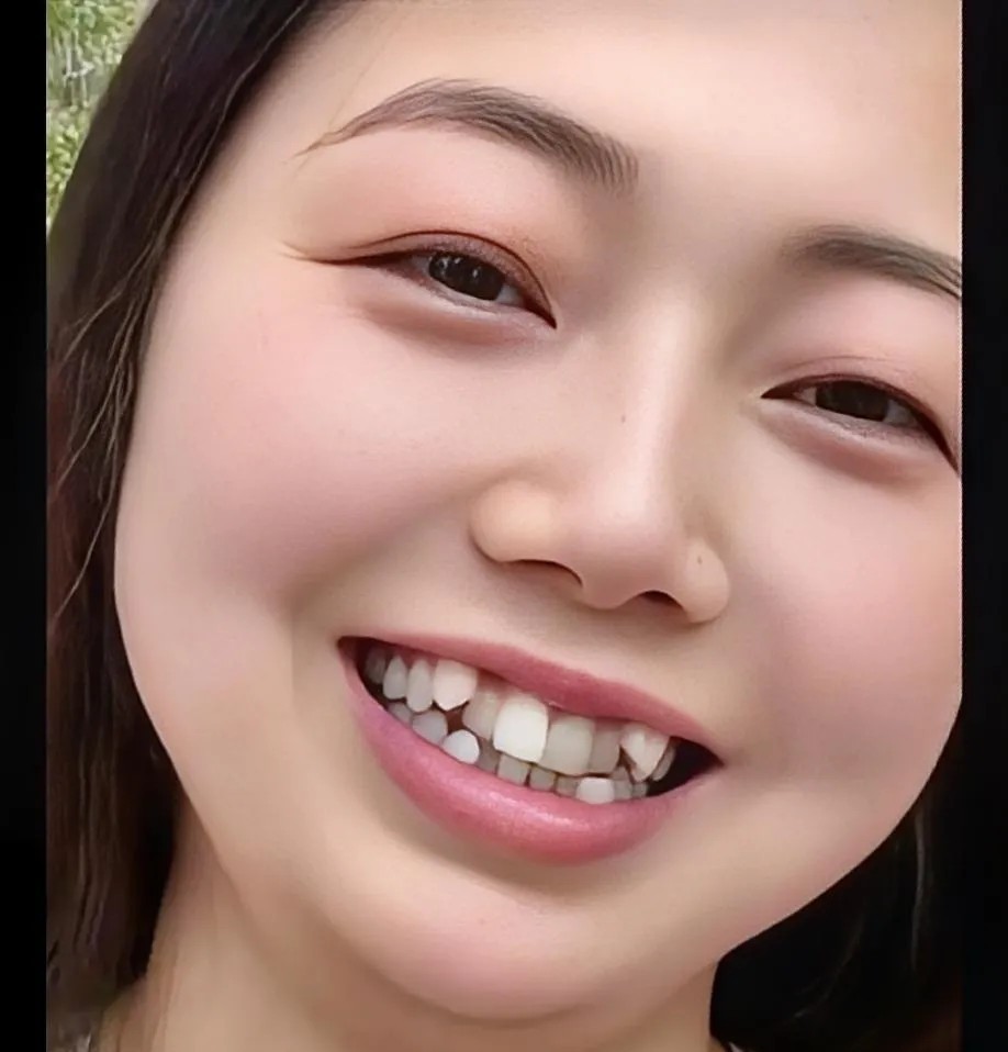 嘿，你瞅瞅这牙！长得那叫一个邪乎，怪模怪样的！要是冷不丁被它啃上一口，我敢打包票