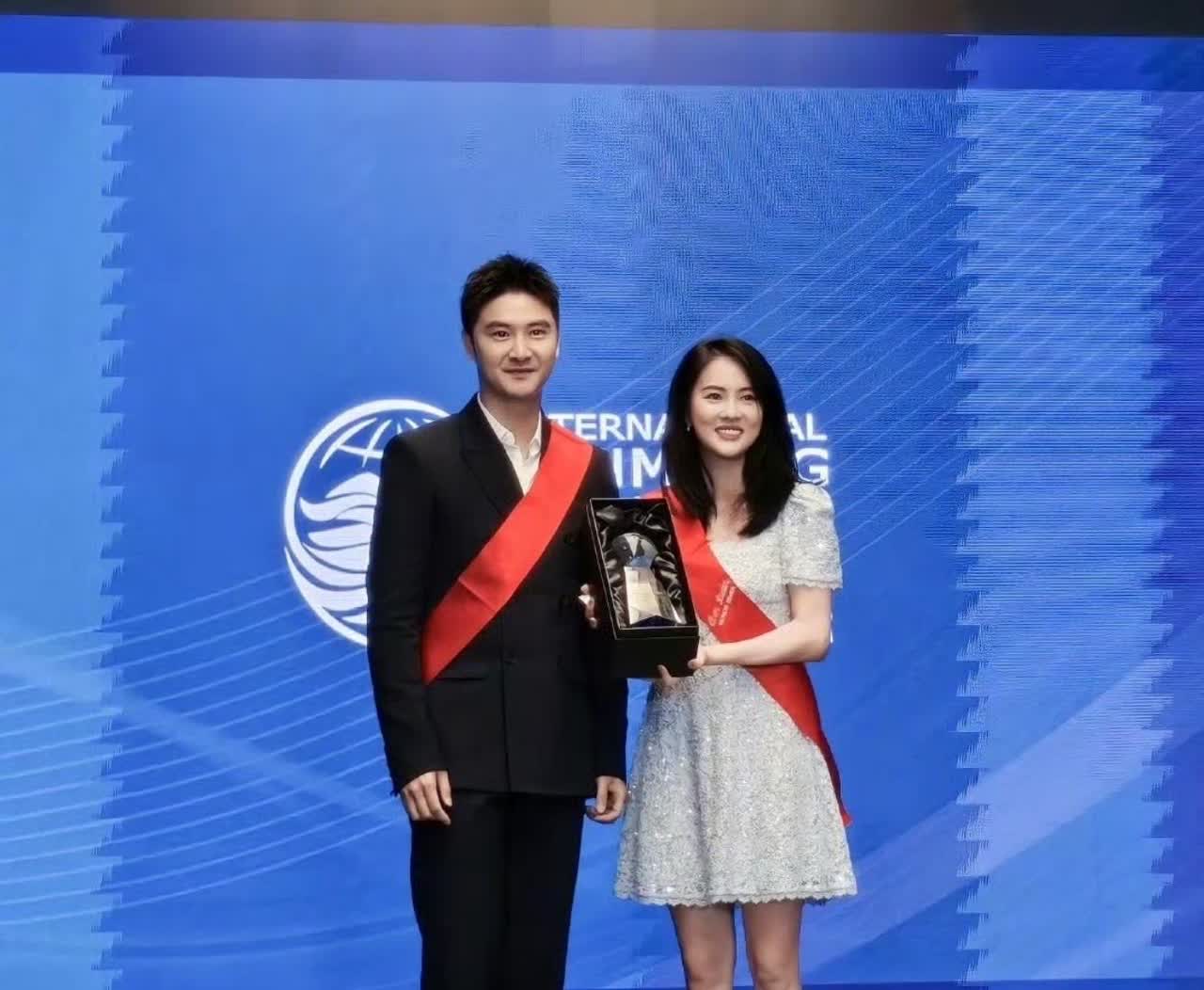 田亮
我觉得这次他做的没错，
看到他发文祝福陈若琳，可是郭晶晶
进入国际游