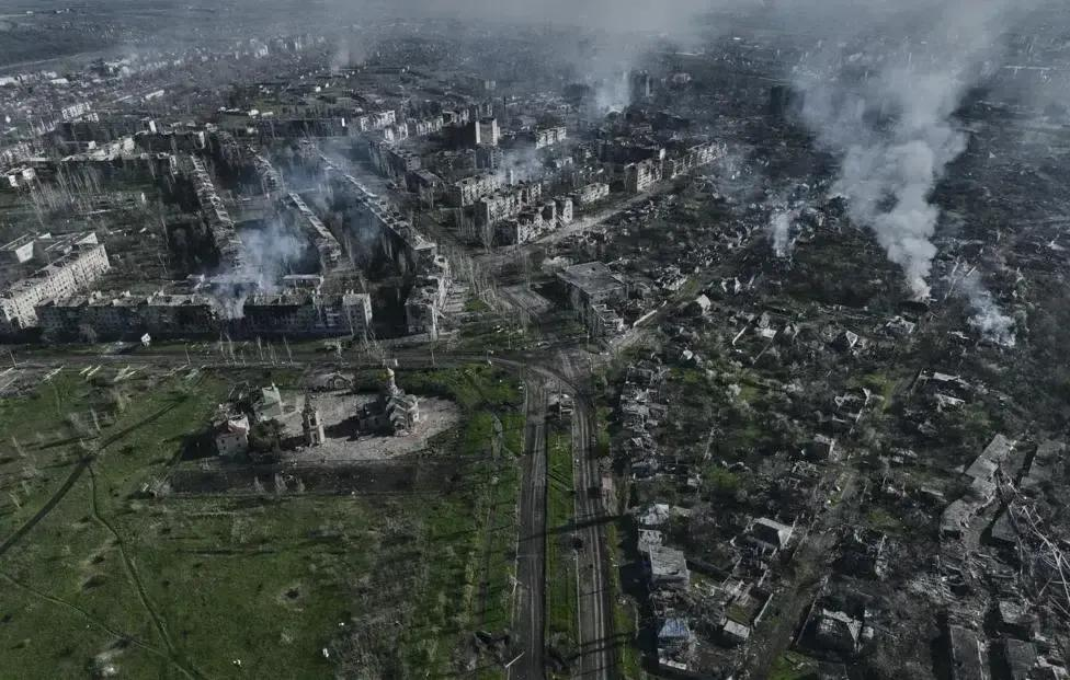美西方数千亿美元与乌克兰百万士兵的代价，换来普京让步
在与特朗普会谈后，普京提出