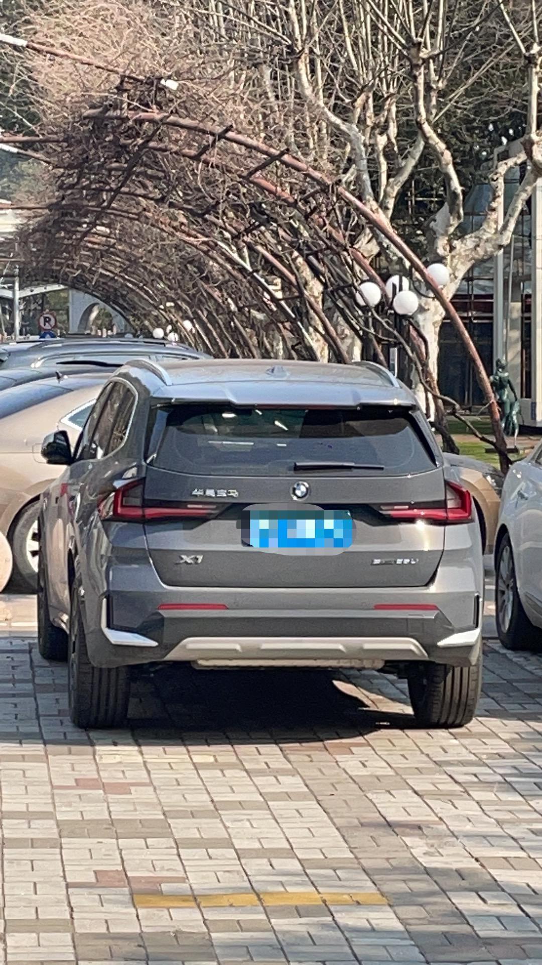 家人们X1的车尾真的很好看