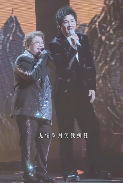 韩红，孙楠，这俩唱功在国内绝对的实力

像韩红这样的歌手不多了，现在外貌是通行证