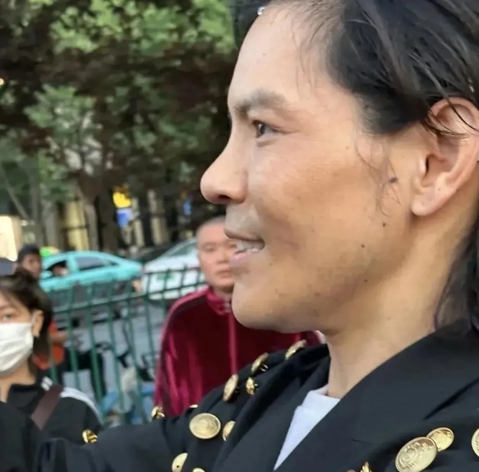 郭碧婷估计头都大了，这样的老公打理还是不打理好。[滑稽笑][滑稽笑][滑稽笑]