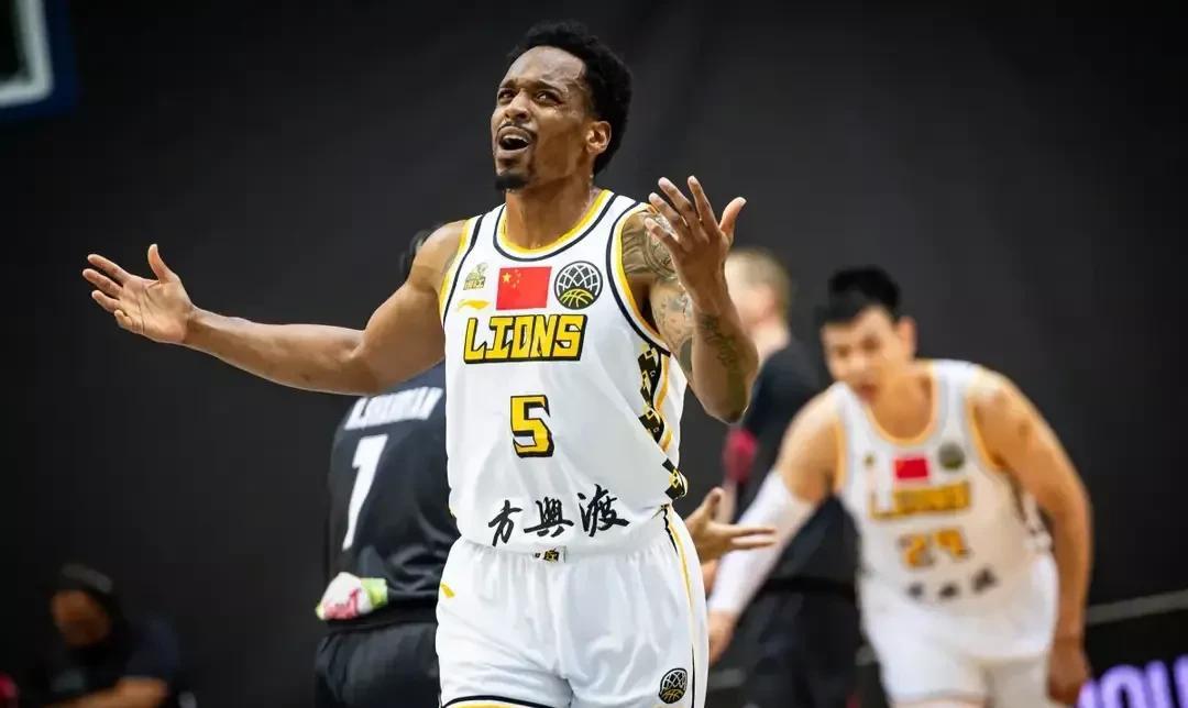 能想到以年轻和替补球员出站亚冠篮球比赛的浙江广厦队不会有好的表现，但球队中的大腿