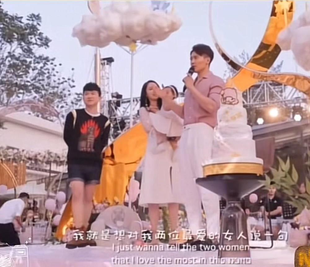 曾经在小酒窝1岁生日的时候：
高云翔曾高调宣称，他要对自己最爱的两个女人说，我会