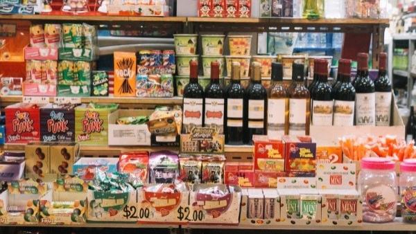 别让“甜蜜陷阱”伤害小宝贝：三岁内宝宝零食黑名单大揭秘