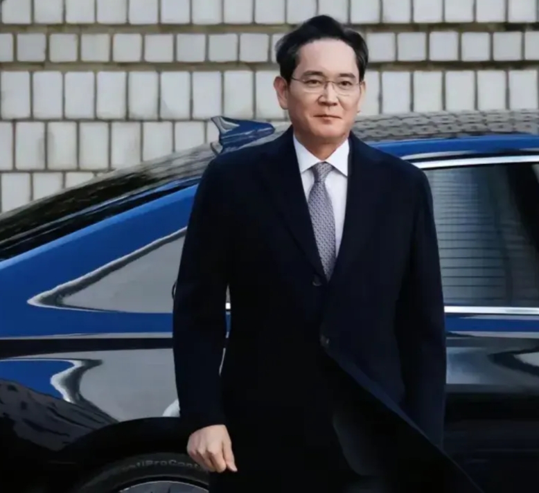 三星集团要是换李富真做当家人，也不会成现在这个样子，应该可以说李在镕还是能力不够