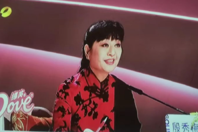 在名次面前评委的品性高下立判，那英对危晋宇鸡蛋里挑骨头，殷秀梅对张卓尔大方给分，