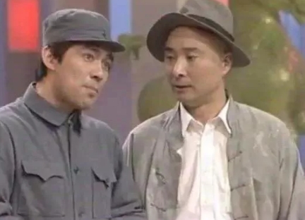 2010年，陈佩斯一改往日的吝啬，大摆宴席，邀请一大批圈内好友，好友们都很懵，不