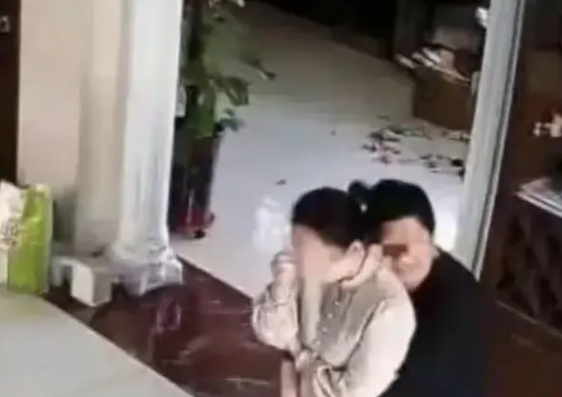山东一女子实名举报交警继父私生活混乱，
工作时间在家出轨多名女性，
有些人真是安