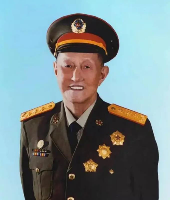 1965年秋天，毛主席在武汉问了韩先楚一句话：“洪麻子怎么样？”韩刚说完洪学智还