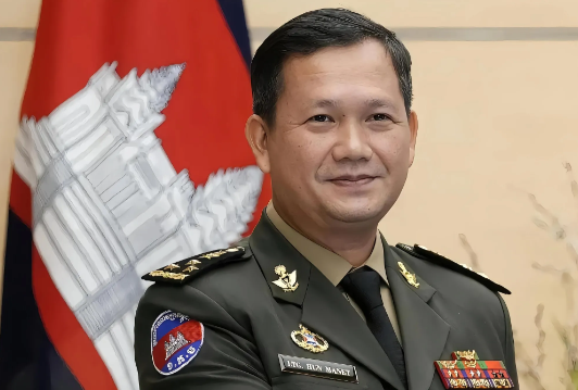 泰国占领的山头是不会归还的，争了几十年都没挣到，这下送到手里了还有不要之理