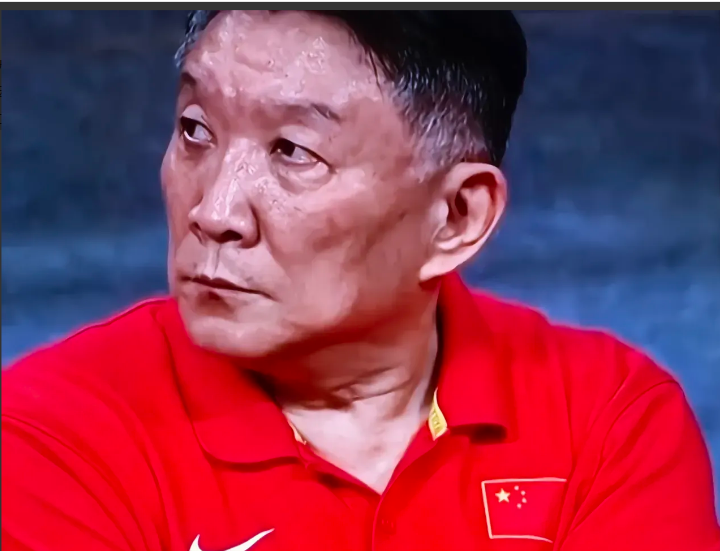 谁会想到宫鲁鸣68岁了，又重披战袍，统领中国女篮为国出征亚洲杯。亚洲杯从7月13