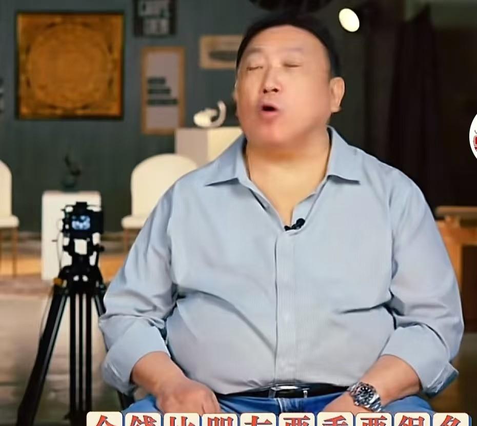 假设王晶说的是对的，那么，周星驰有错吗？
吴孟达说自己也在想，为什么两个人关系疏