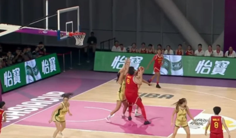 U18女篮半场被澳大利亚碾压！张子宇低开高走，攻守+战术辣眼
	
女篮和澳大利亚