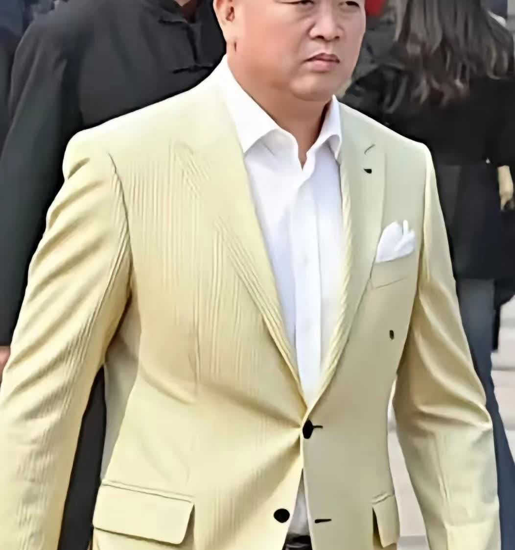 这几天方丈大师被各路精英玩坏了[大笑]
你还别说方丈大师这肥头大耳光头样貌，
