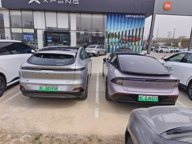 p7+和G6，我选G6的理由。

1. p7+车长超过5米，不好停车，市区不灵活