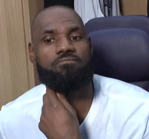 NBA常规赛，湖人128-121战胜灰熊。赛后，勒布朗-詹姆斯接受了采访，谈到了