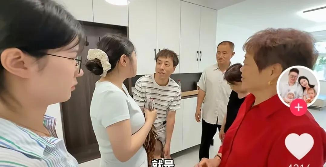 洞子的视频里，小杨和小羊崽哪些是真？哪些是假？



从表面信息来看，小杨声称自