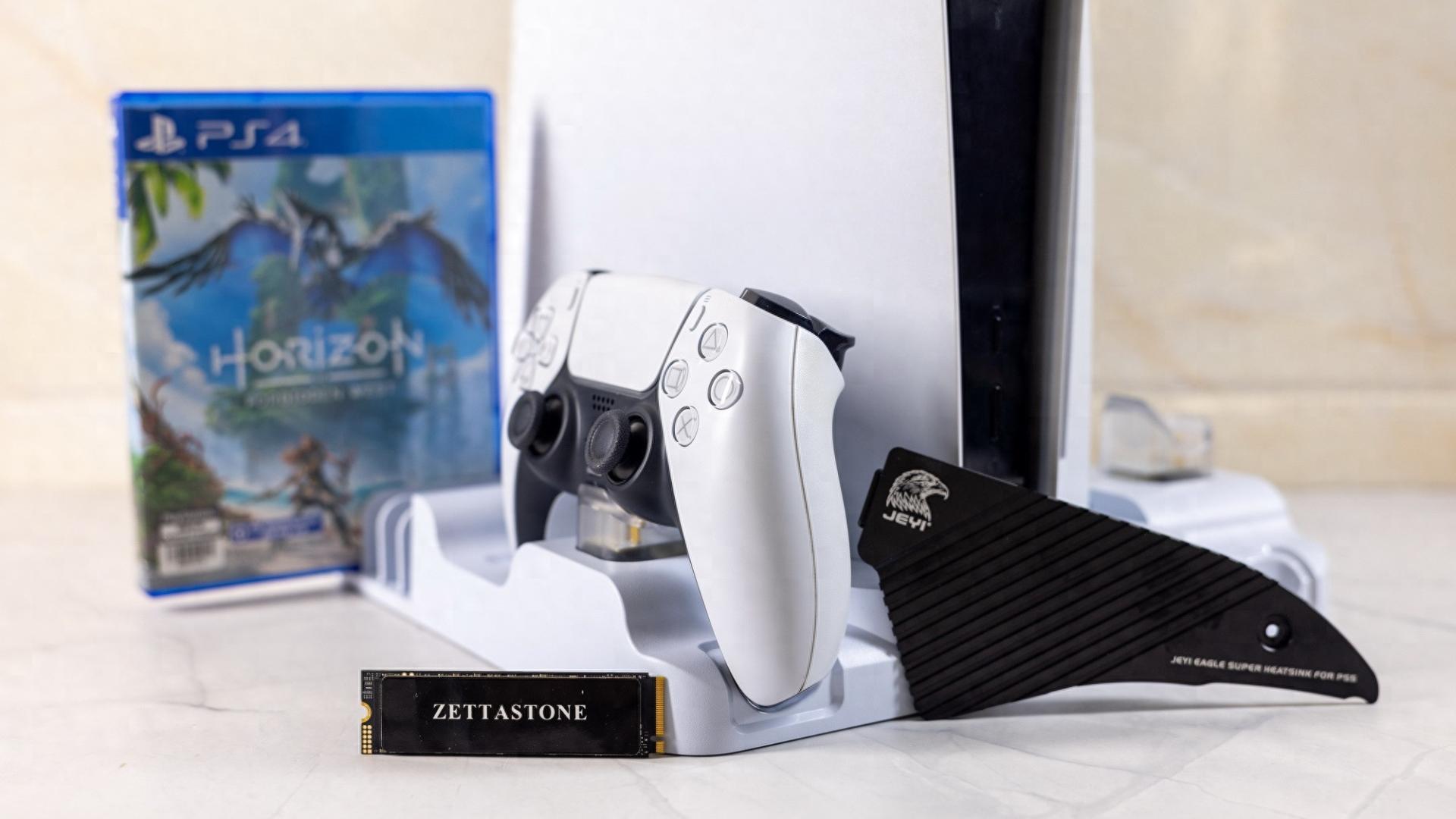 PS5值得入手的配件推荐，扩容、提升散热性能，完善充电和收纳