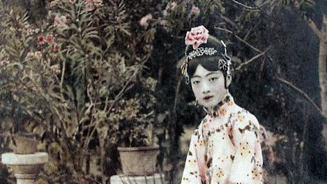 清朝最后那位太监回忆：妃子洗澡从不用手和避讳太监，十分侮辱人