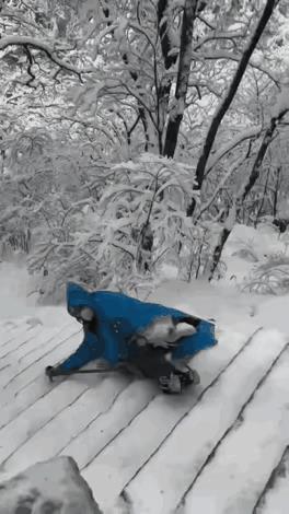 下这么大的雪就不要去爬山了……危险无处不在！