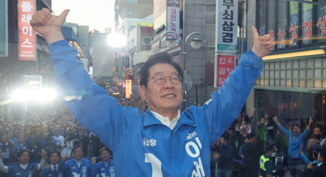 李在明谈合并











---











天啊，这政坛风