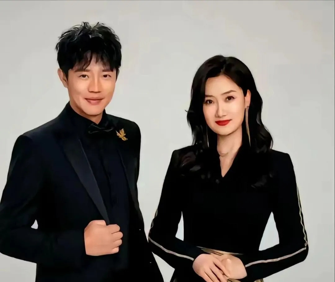 凤凰传奇商演遇冷明星现状











你敢信？凤凰传奇居然也“凉凉”了
