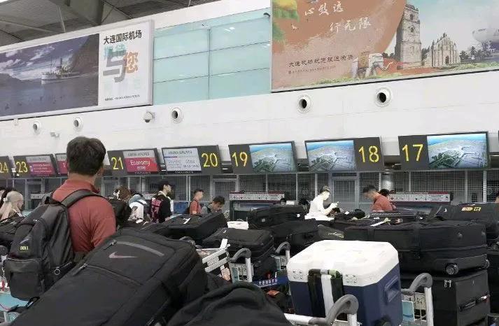 针对愈演愈烈的国足行李事件，部分国足球员也出来做了回应！
说实话，目前网上很多人