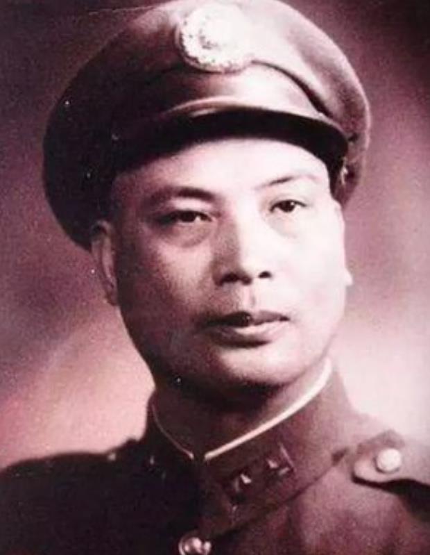 1957年，傅作义到功德林看望陈长捷，陈长捷激动大喊：“你在北平谈判，让我坚守天