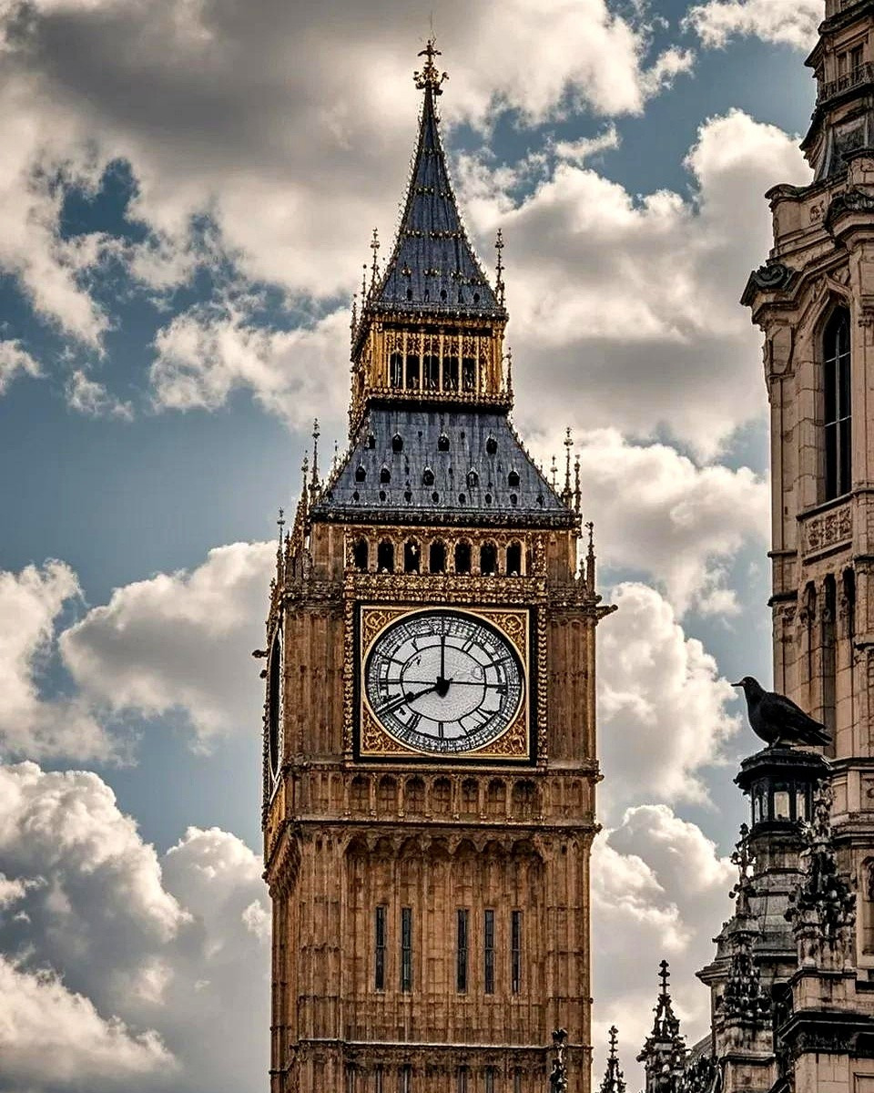 英国开叉车挣钱养家糊口够呛











---










