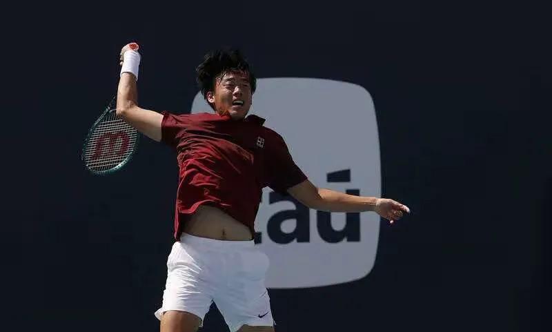 迈阿密大师赛男单最新战报
中国香港黄泽林1比2不敌沃尔顿，无缘16强
具体比分6