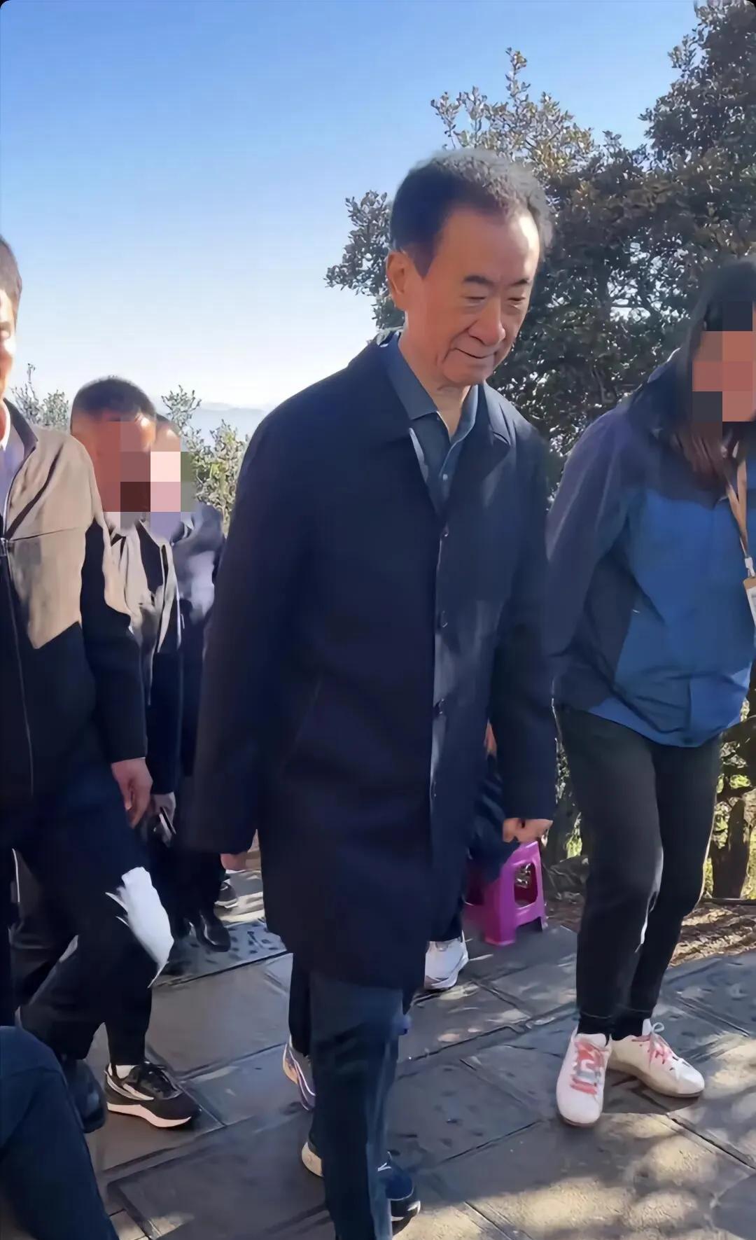 真相了！
王健林这辈子有个很大的遗憾！
不是没有多要一个孩子，而是
自己当初不辞