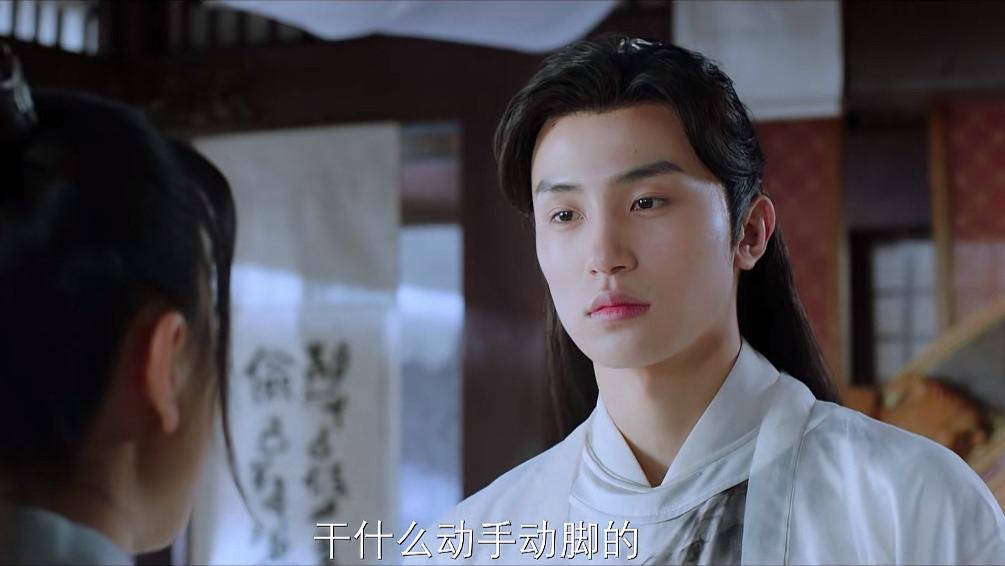 短剧男主没几个扛得住镜头，演竖屏剧高大帅气，一演横屏泯然众人