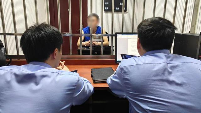 广东一公司员工用AI被发现，老板大怒禁止用AI，网友：确实有风险