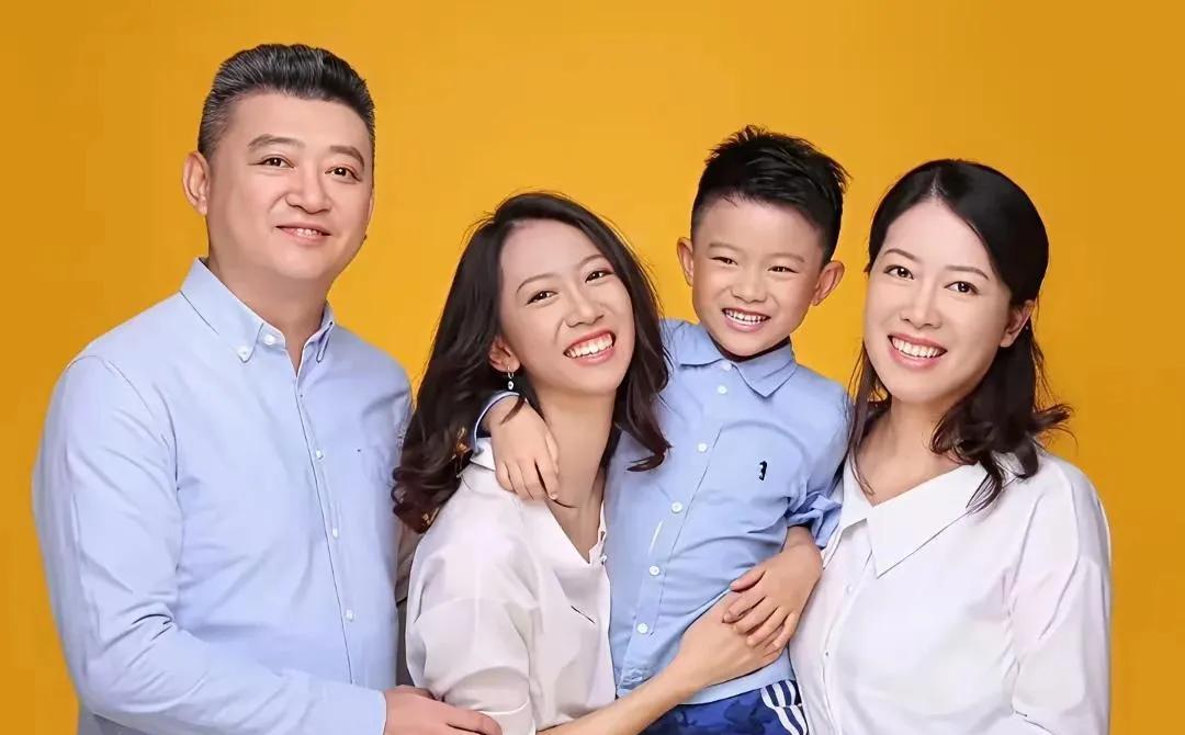 蒋小姐开始反击了，蒋小姐生气了。
你们要是再惹她，她可是真的不会回国了。
如果她