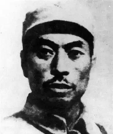 “一到晚上，特别到后半夜，零下将近40度，大树都冻得嘎吧嘎吧响，非常艰难，因为密