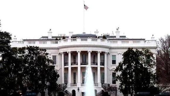 硅谷大佬组团进白宫：蒂尔带队改写政治代码，特朗普当起科技掮客