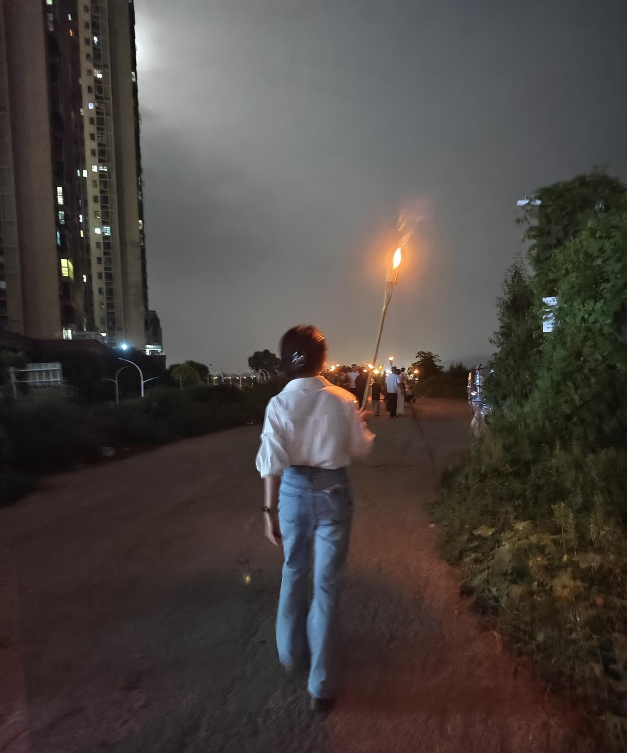 中秋节快乐
中秋是团圆，是思念，也是我们逐梦过程中平凡的一天。无论您此刻身在何方