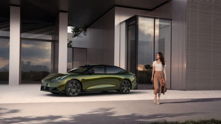 2万台销量达成！中国品牌高端混动，领克10 EM-P跑出加速度