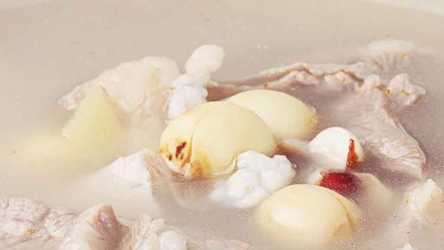 江南水乡的经典美味：芡实排骨汤制作秘籍