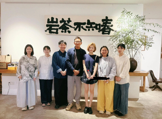 赵露思近期状态不错，看着挺精神的，这是要换新赛道了吗？ ​​​