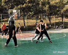 想耍个帅，结果人不让，这就尴尬了。打野球计不计较看个人。
也看你让对手计不计较。