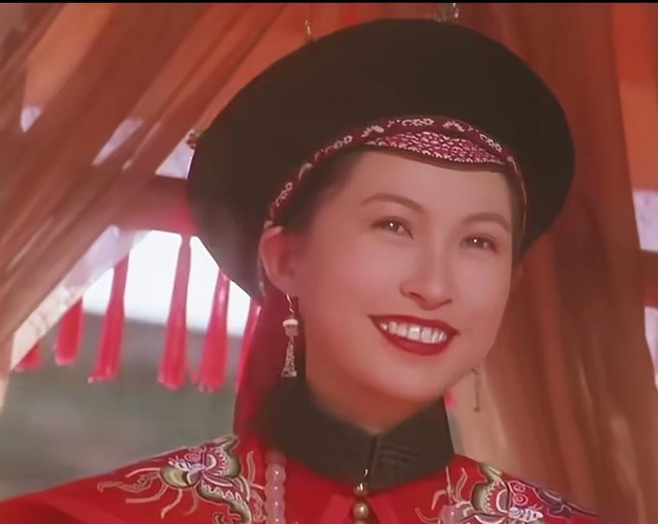 这才是长得好，嫁得好的女星！
当年电影里她坐在花轿里那一幕惊艳了无数人……
当年