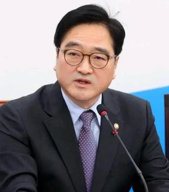 挺意外，韩国太极推手不错！
到底是太极阴阳国旗，李在明玩得挺溜的！北京抗战胜利大