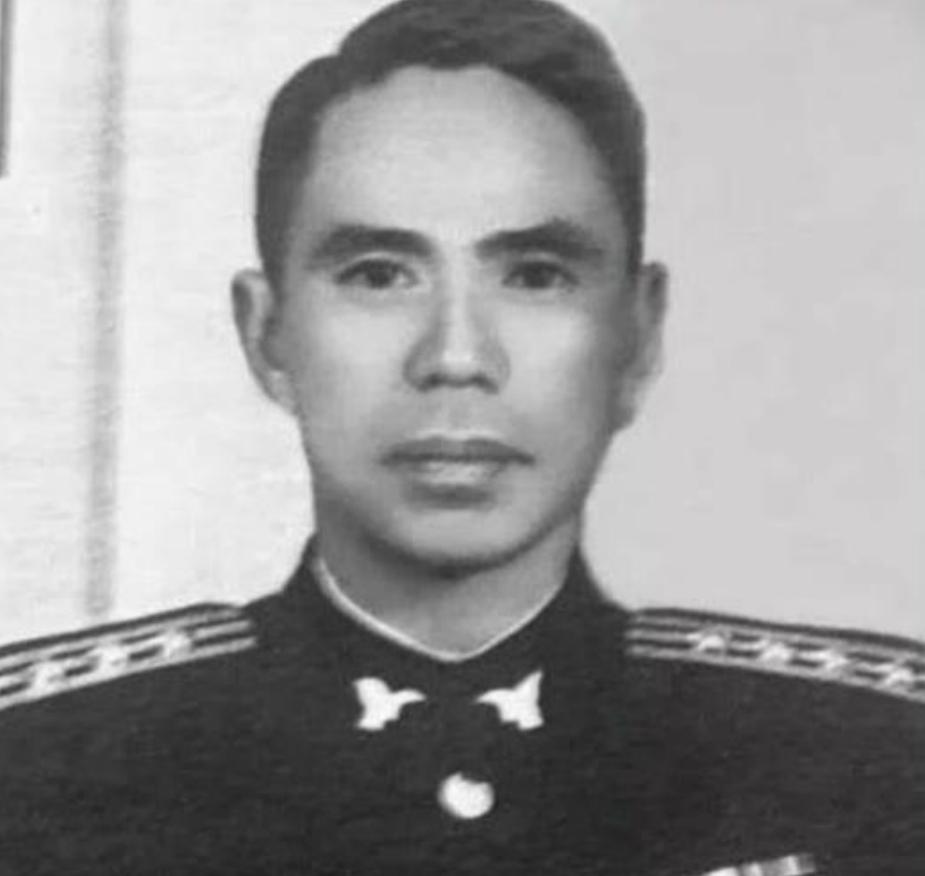 他是“恶贯满盈”的特务，41岁逃到台湾，84岁回乡赞扬共产党。



1992年