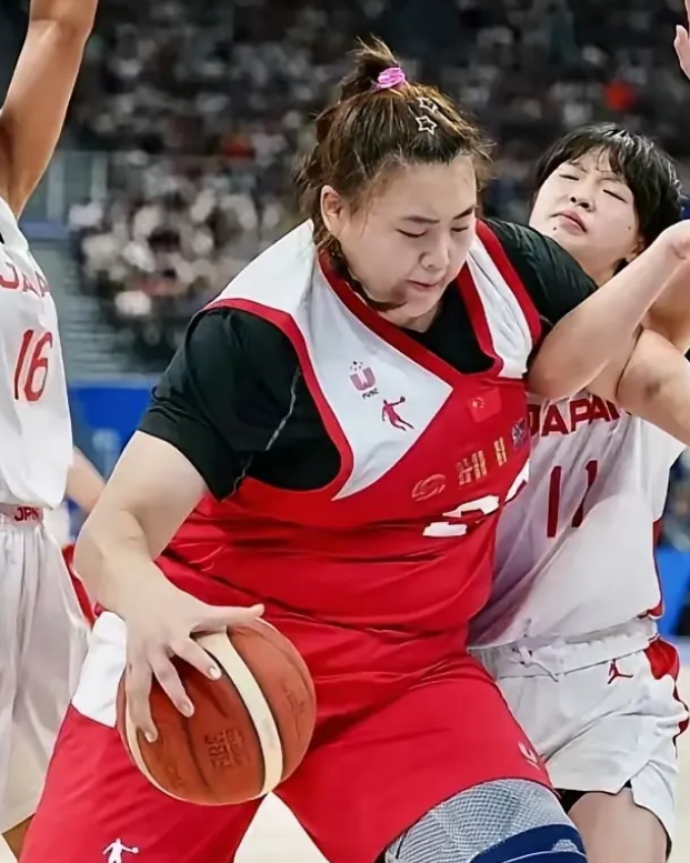 我敢说，这场逆转藏着真功夫！

大运女篮八强战，中国队开局落后9分，末节硬是靠田