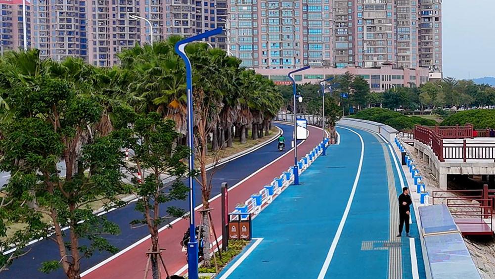 “双碳”战略的微观实践：一盏路灯的节能革命与绿色担当