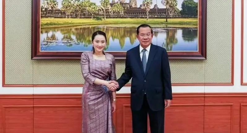 洪森与佩通坦的私人通话录音被公开，又引发双方的“口舌“之争。
近日，洪森与佩通坦